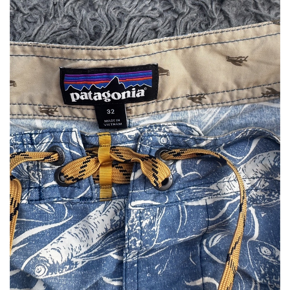 Patagonia Men's Wavefarer Boardshorts w/pockets. flying fish, Size 32, no mesh - Picture 6 of 7